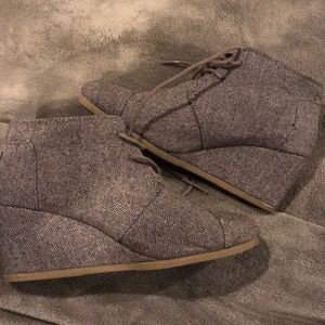Toms wedges